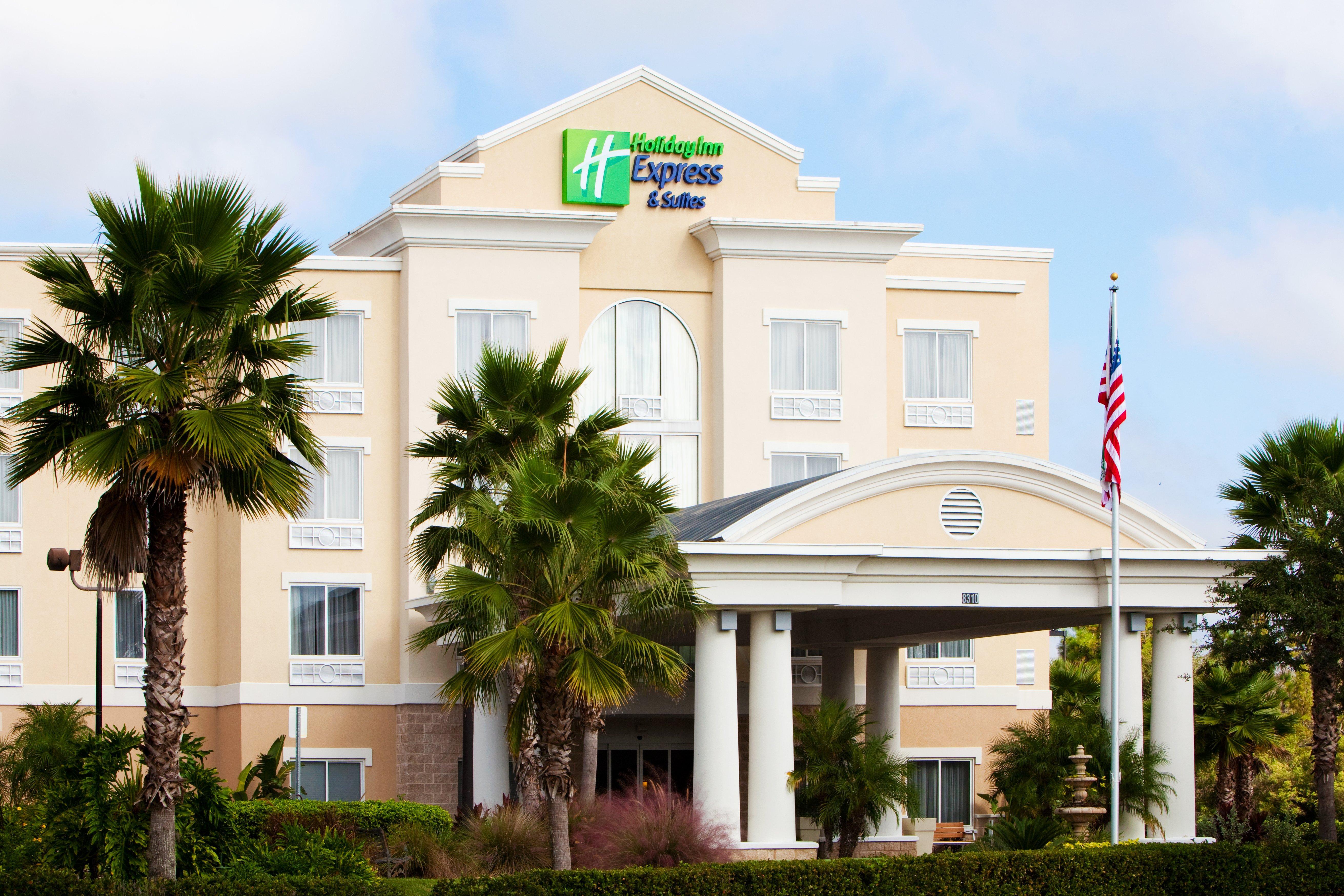 Holiday Inn Express And Suites Tampa I-75 At Bruce B. Downs By Ihg Экстерьер фото